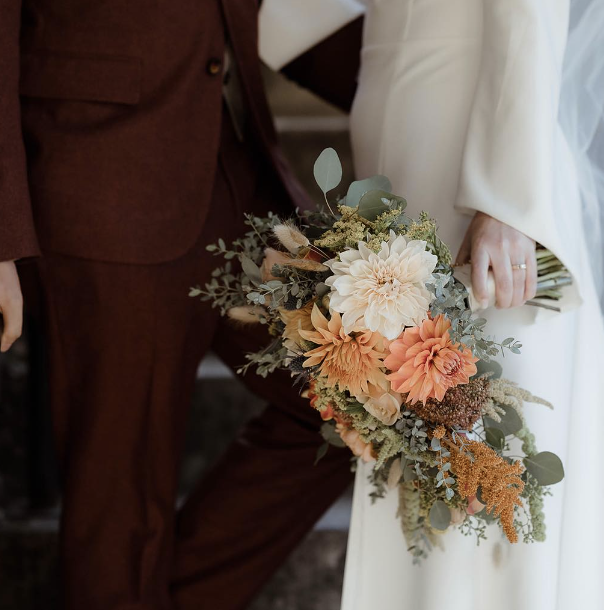 Seasonal Bouquet at the Homewood. Enowen Photography. Cafe Au Last Dahlia